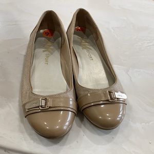 Women’s flat  shoes